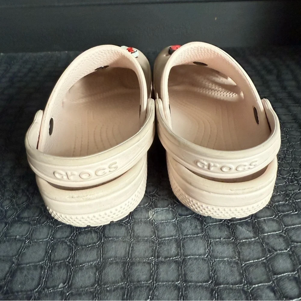 CROCS Kids White and Light Pink Classic Clog Pair with Charms size: C12